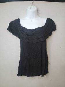 lot 37064 image: Black Solid Off-Shoulder Blouse Small