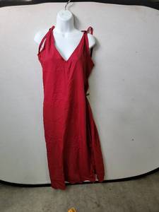 lot 37152 image: aan Collection Maroon dress with slit