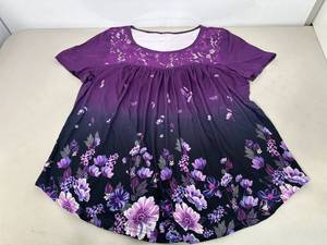 lot 40754 image: XL Floral Lacy Blouse