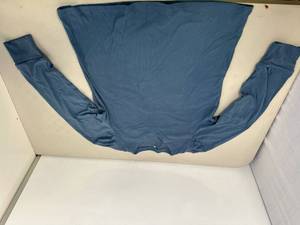 lot 40760 image: Women��s Large blue long sleeve shirt