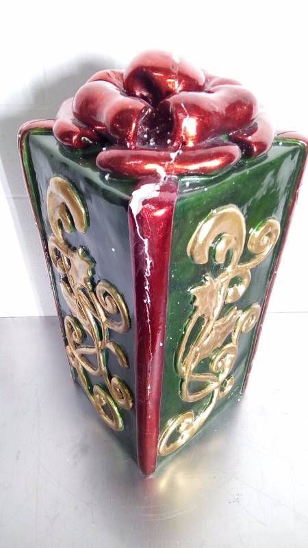 lot 6237 image: 30 In. LED Lighted Up Gift Pack