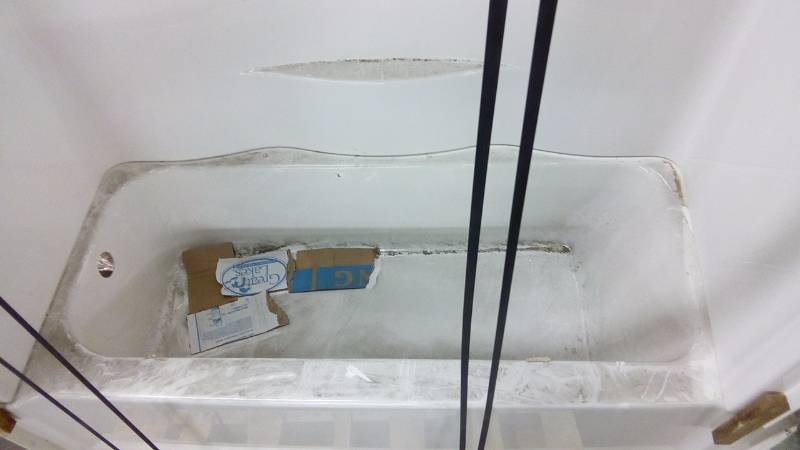lot 6437 image: 2 piece tub shower