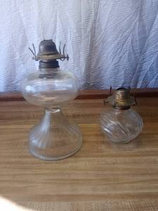 lot 5 image: Oil lamps
