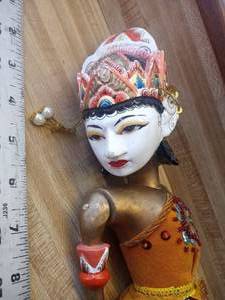 lot 7 image: Vintage Indonesian Wayang Golek doll