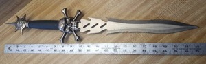 lot 33 image: Skull Dagger