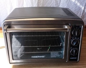 lot 123 image: Farberware Toaster Over works looks brand new