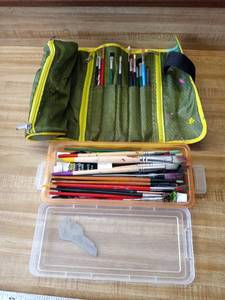 lot 127 image: Paint brushes