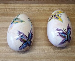 lot 136 image: Decorative eggs