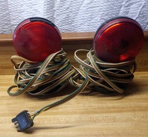 lot 170 image: Magnetic trailer lights