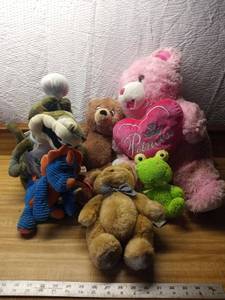 lot 183 image: Stuffed animals