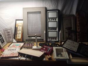 lot 187 image: Home decor