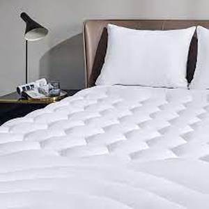 lot 65415 image: Bedsure Oeko-Tex Full Size Mattress Cover