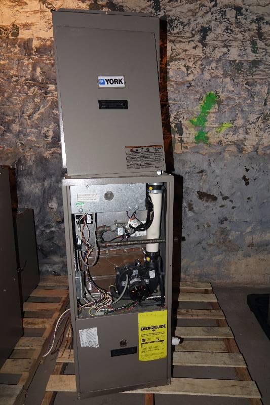 York Gy9s Series Natural Gas Furnace Heat Things Up With Cool Savings Hvac Furnace Sale Equip Bid