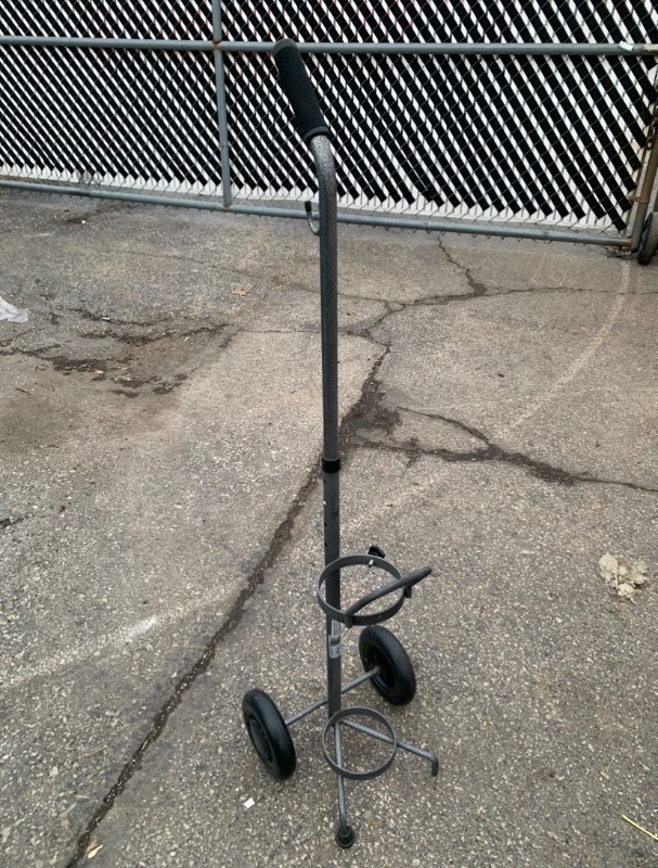 lot 134 image: 1 Drive Adjustable Tank Cart