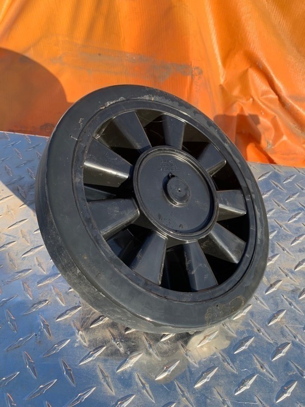 lot 149 image: 10 Heavy Duty 10 Plastic Wheels