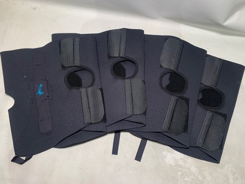 lot 231 image: 4 New Big Med Spec Gripper Hinged Knee Braces with breathable Coolflex