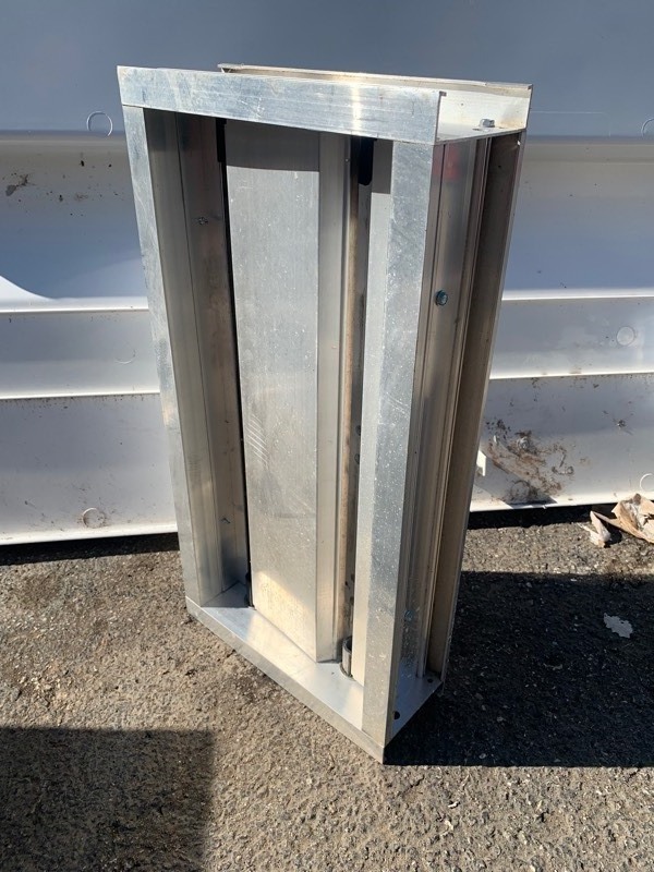 lot 564 image: 1 Heavy Duty Aluminum Vent 4x11x22