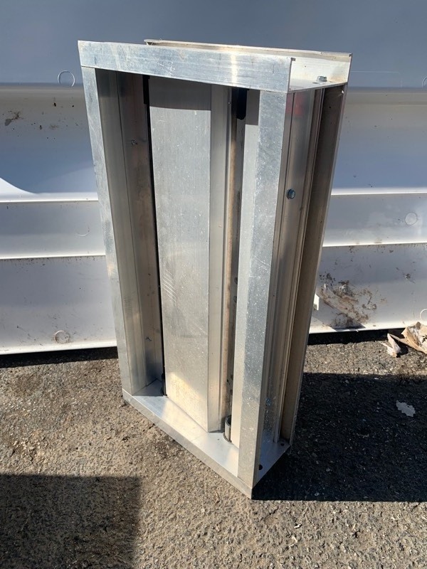 lot 565 image: 1 Heavy Duty Aluminum Vent 4x11x22