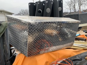 lot 41 image: Large Truck BedTrailer Extra Storage Bin w Keys, 17x18x49