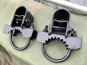 lot 16 image: 2 Industrial Fence Post Clamp Accessories