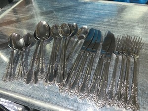 lot 9 image: 25pc Japanese Stainless Steel Silverware Set