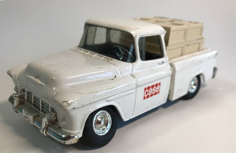 lot 3188 image: Numbered Edition #0933 ERTL CASE 1955 Chevrolet Pickup Truck Coin Bank 125 Diecast Coin