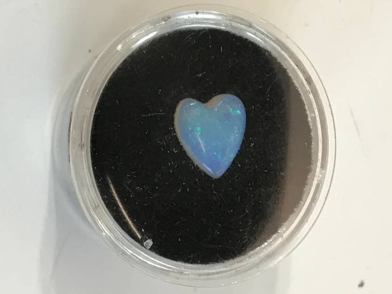 lot 3204 image: Big Opal Heart Stone - Perfect for a necklace (old pawn shop stock)