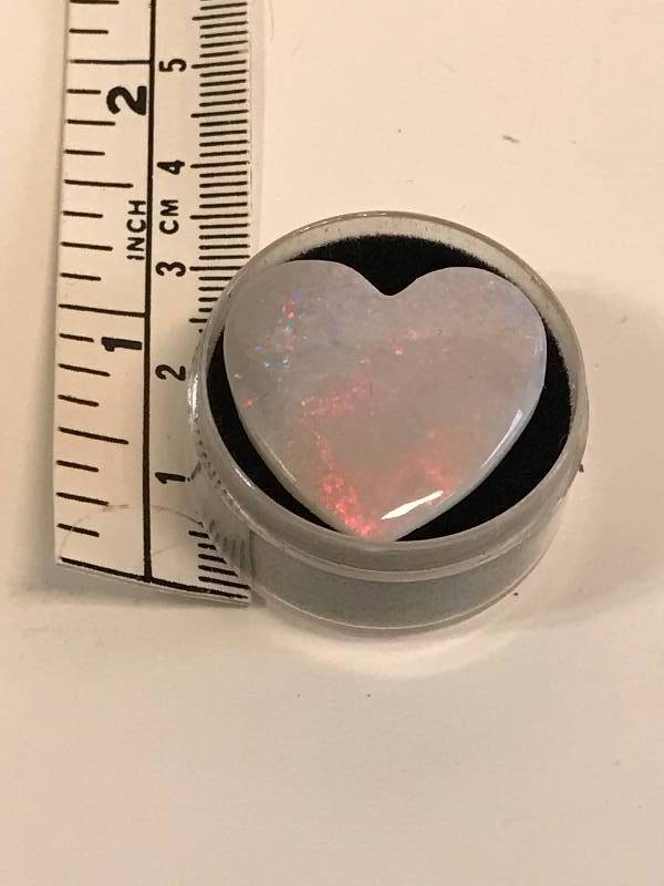 lot 3205 image: Huge Opal Heart Stone - Perfect for a necklace or bracelet (old pawn shop stock)