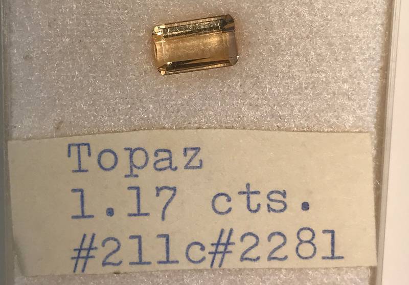 lot 3219 image: Loose Stone 1.17ct Topaz (old pawnshop inventory) Super Nice Stone