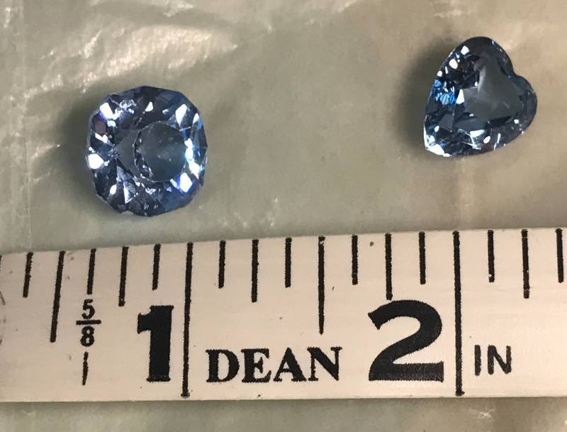 lot 3220 image: Loose Stones 2 Blue Stones Topaz Super Nice Stones (old pawnshop inventory)