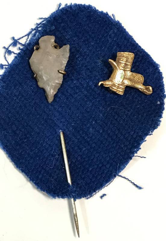 lot 3260 image: Arrowhead and a Saddle Lapel Pins  Hat Pin