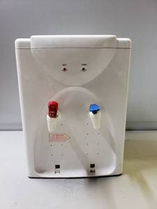 lot 155 image: Water Bottle Dispenser - Plugged In And Powers Up