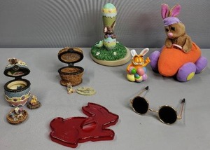 lot 47 image: Cookie Stamp, Race Car Bunny, Doll Glasses, Miniature Baskets