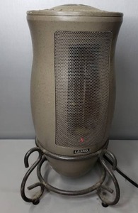 lot 74 image: Lasko Heater with Decorative Stand - Very Warm