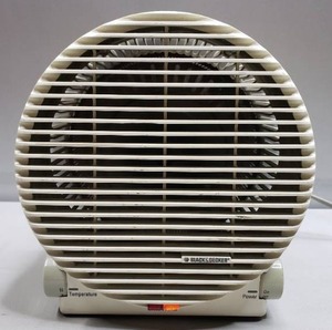lot 80 image: Black & Decker 2 In 1 - Heater or Fan - Nice and Warm
