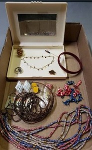 lot 197 image: Premier Designs Heart Necklace, Beades Necklaces, Miniatures Hockey Figures, Rings, Pins & Mirrored Case