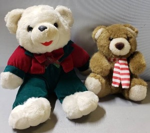 lot 199 image: Stuffed Bears