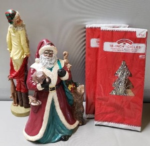 lot 210 image: Christmas Santa Figurines & NEW IN PACKAGE Icicles