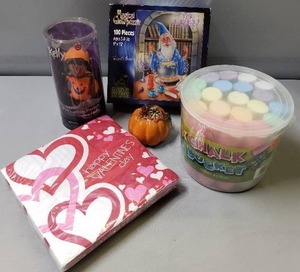 lot 211 image: NEW IN PACKAGE Valentines & Halloween Supplies & Childrens Gifts