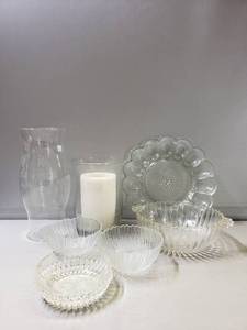 lot 6 image: Glassware