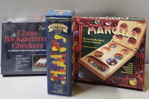 lot 10 image: NEW IN PACKAGE Games