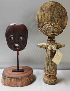 lot 14 image: African ArtDecor & Fertility Doll