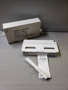 lot 25 image: DecoSonic Pakn Save Food Storage