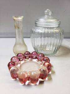 lot 28 image: Glass Jar with Lid, Bud Vase & Vintage Mid Century 5 Boopie Bubble Pink Trinket Glass Ashtray Anchor Hocking