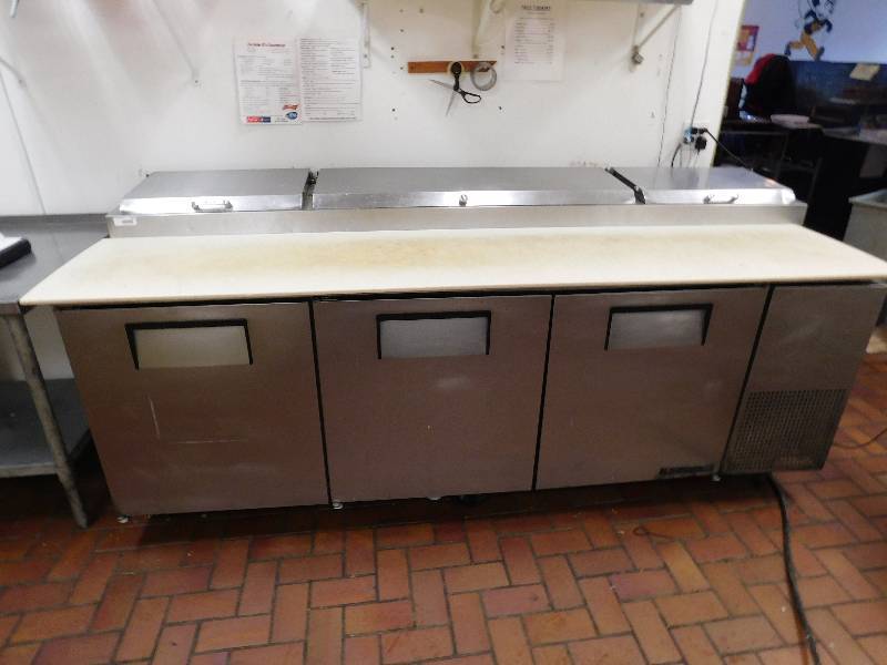 lot 697 image: True Pizza Prep Table