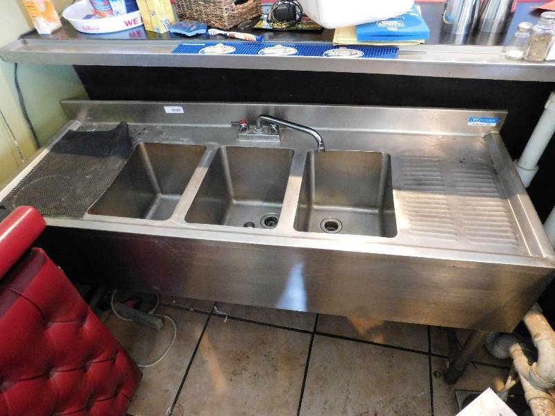 lot 710 image: BK Resources 3 Bay Under Bar Sink
