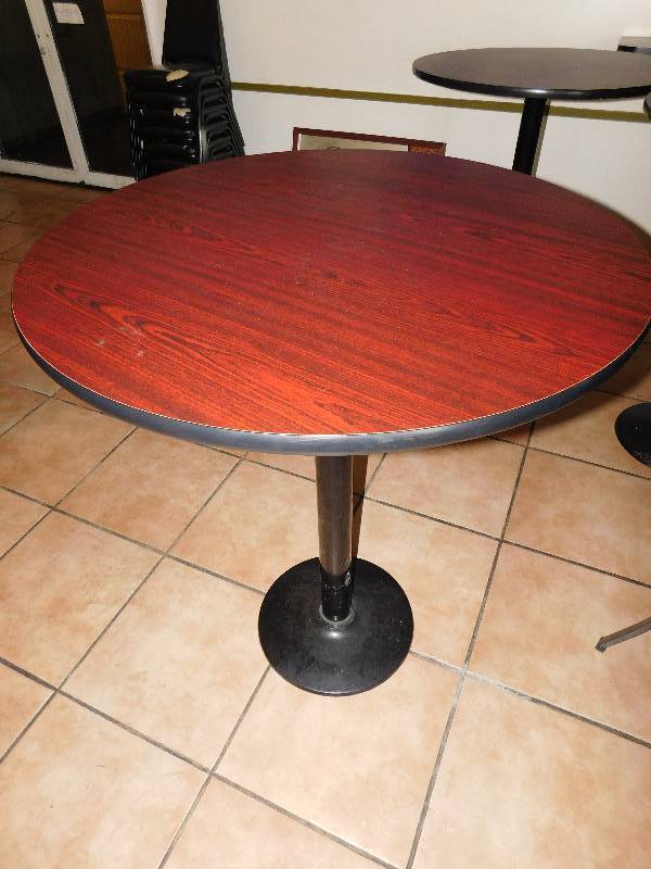 lot 722 image: Bar Height Table