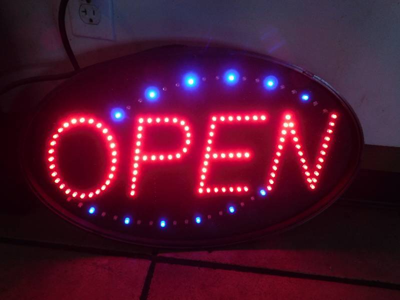 lot 728 image: Open Sign