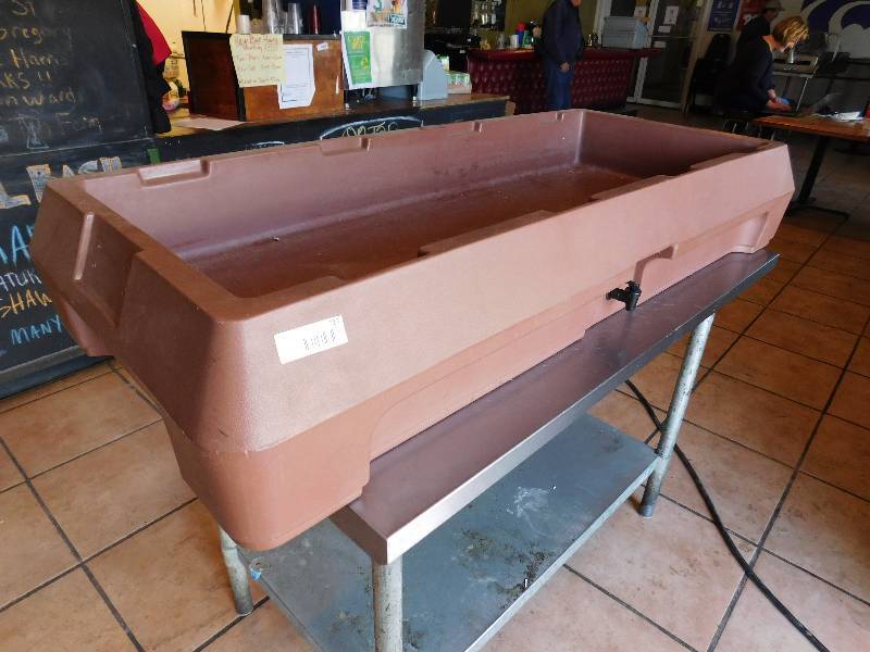 lot 729 image: Portable Salad Bar