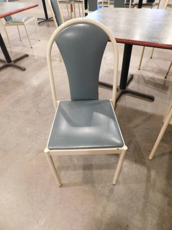 lot 756 image: Lot Of 10 Stackable Chairs